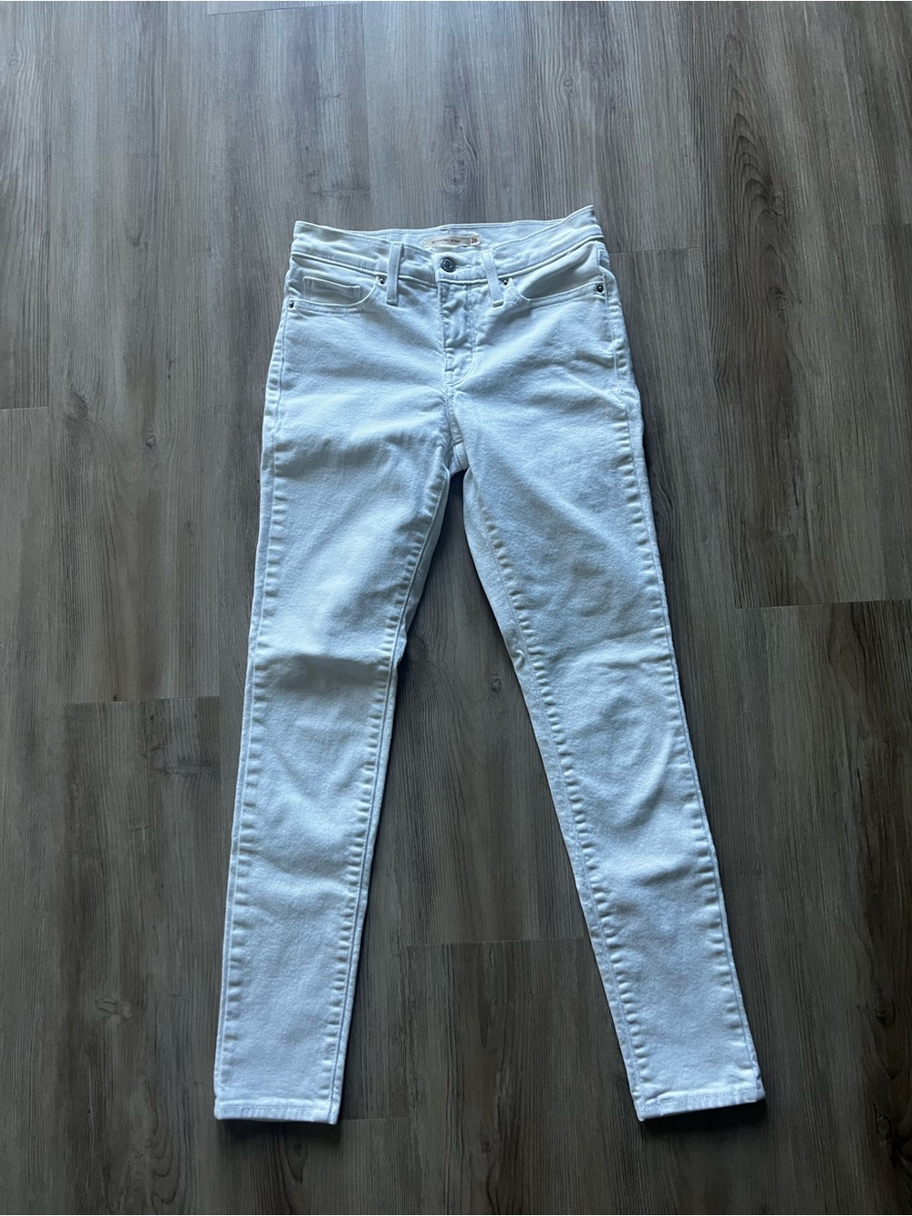 Levi’s Women’s White Skinny Jeans